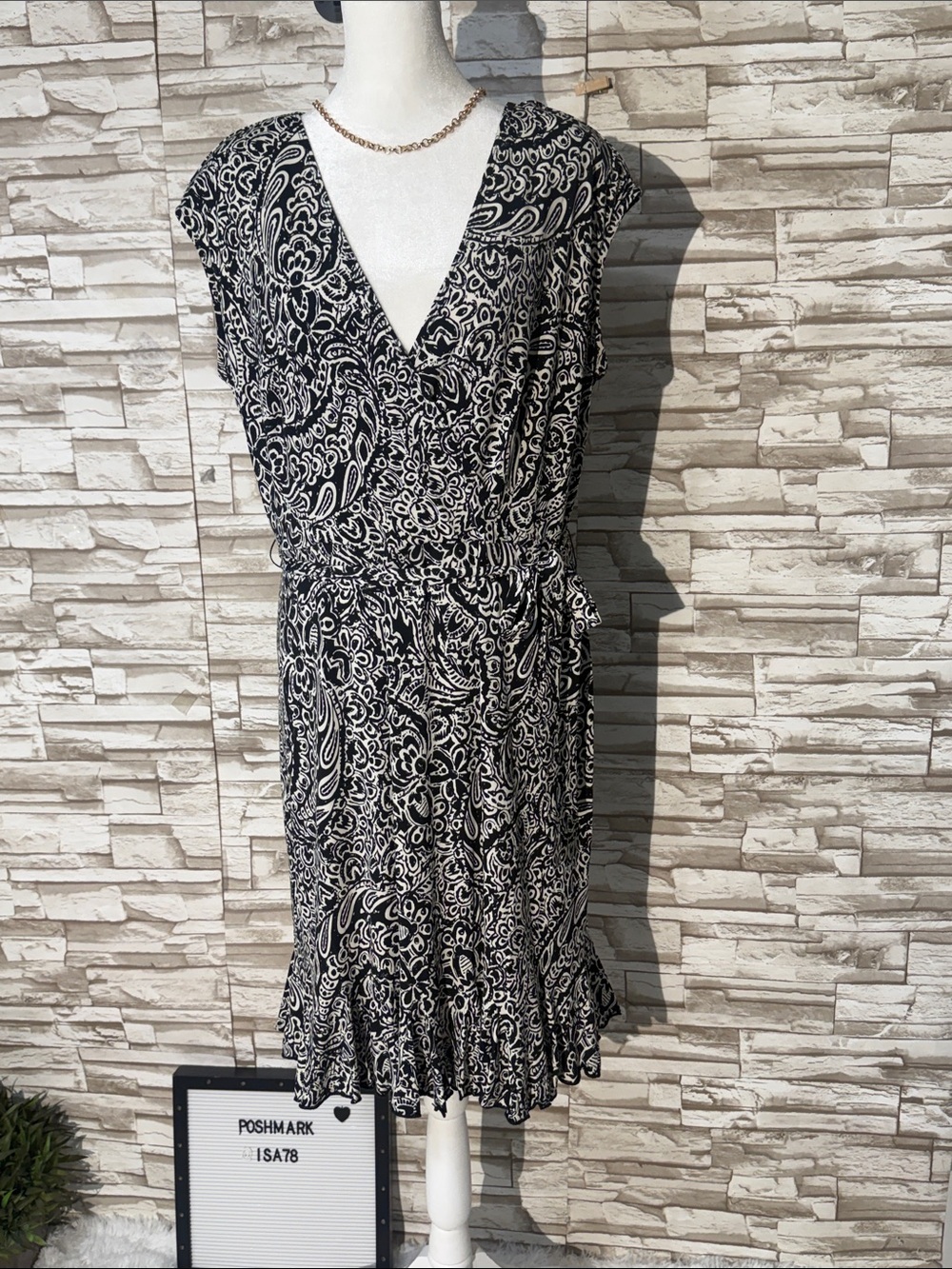 GLAMOUR Vintage Black & White Paisley Wrap-Style Midi Dress